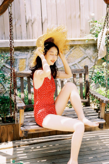 李思彤